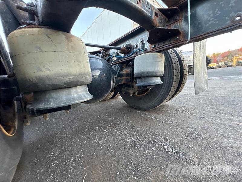 Freightliner M2 106 Kabine i unutrašnjost