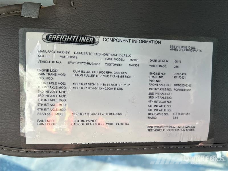 Freightliner M2 106 冷凍冷蔵車