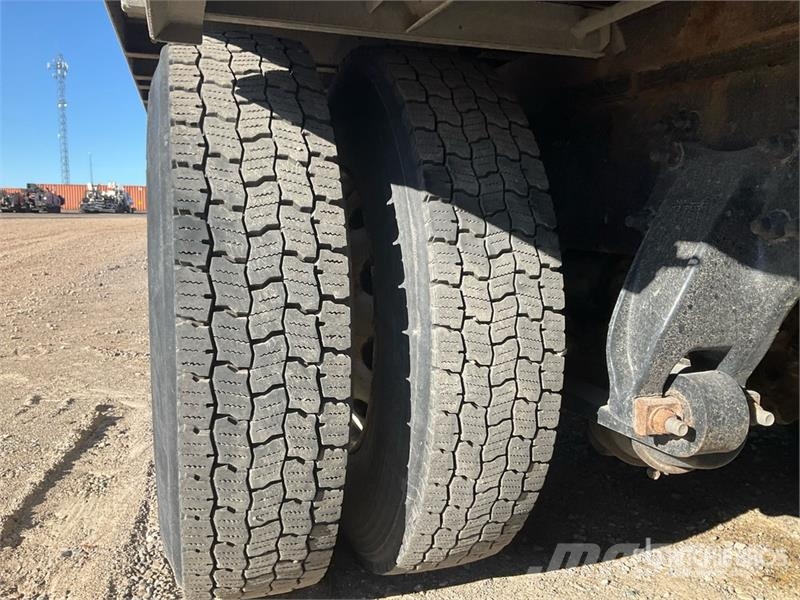 Freightliner M2 106 Sanduk kamioni