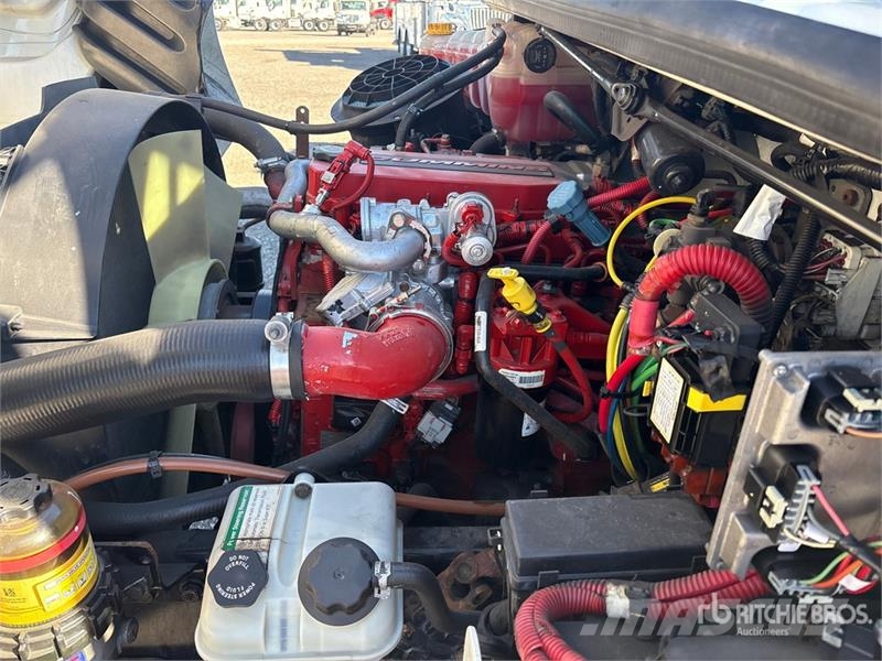 Freightliner M2 106 Temperature controlled trucks