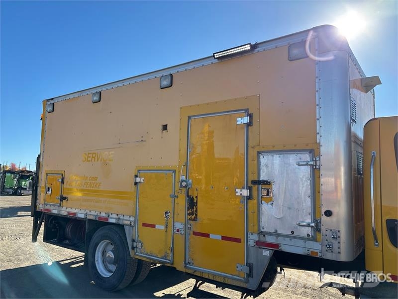 Freightliner M2 106 Pick up/Dropside