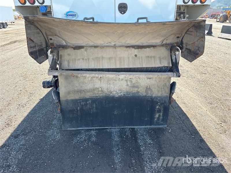 Freightliner M2 106 清掃車