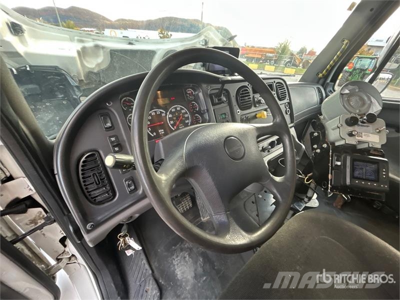 Freightliner M2 106 Auto košare