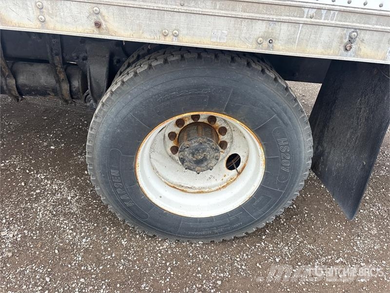 Freightliner M2 106 Рефрижератори