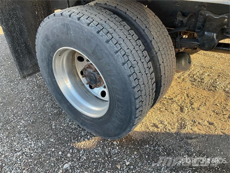 Freightliner M2 106 Грузовики-Рефрижераторы