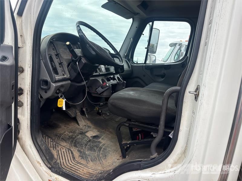 Freightliner M2 106 Рефрижератори