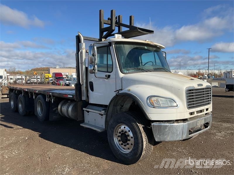 Freightliner M2 106 平板栏板货车
