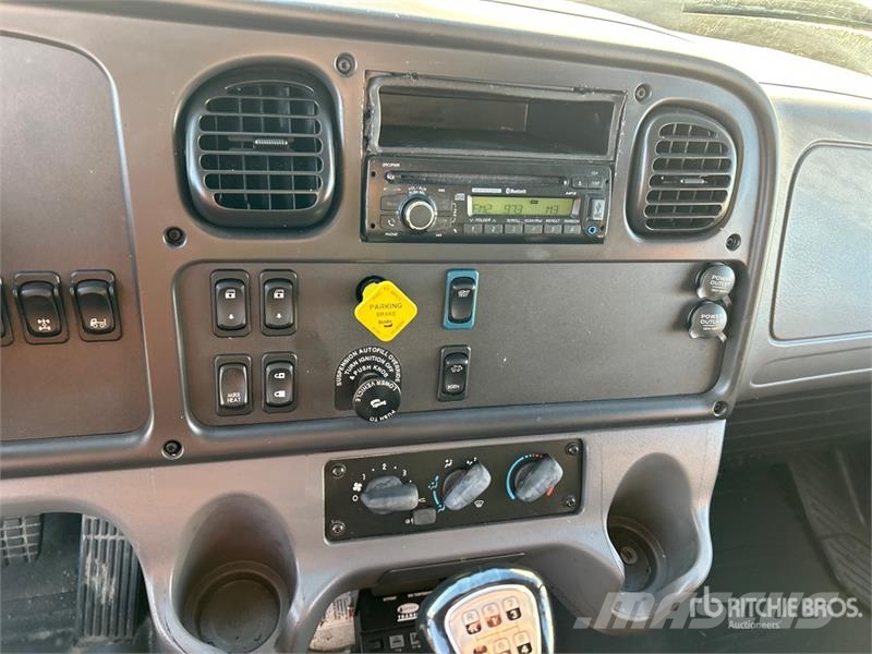 Freightliner M2 106 Frigofrik kamyonlar
