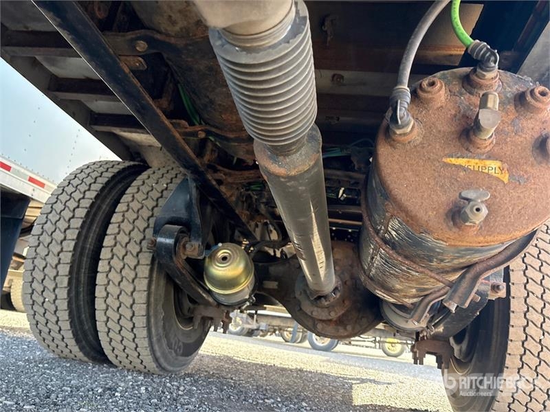 Freightliner M2 106 Temperature controlled trucks