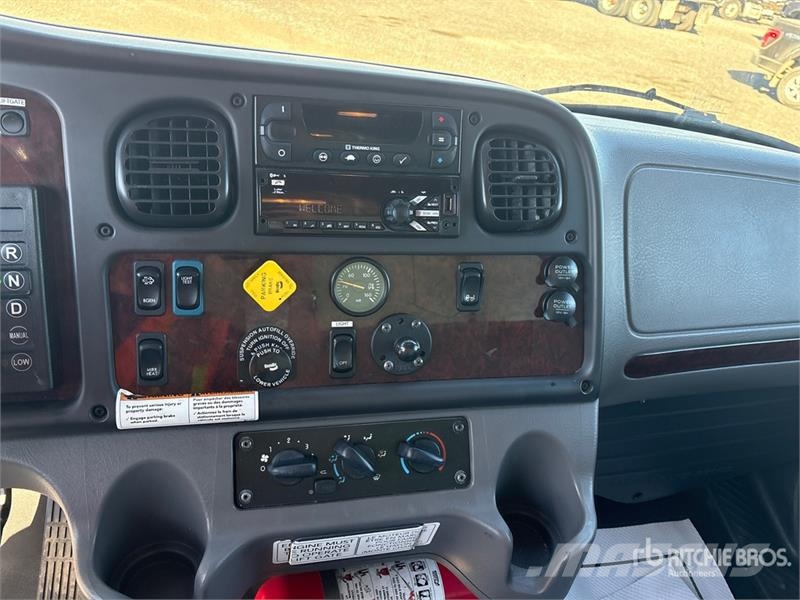 Freightliner M2 106 Temperature controlled trucks