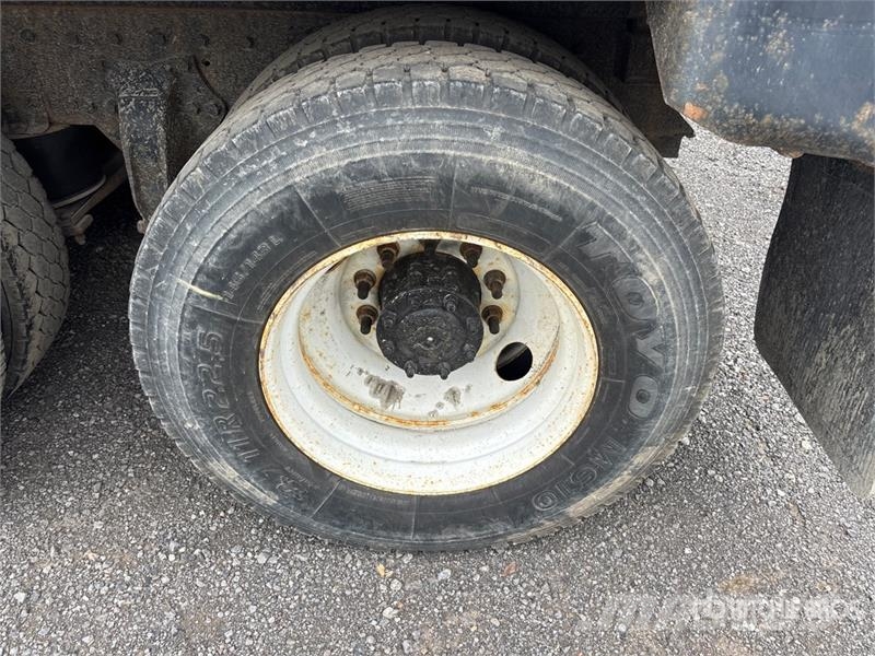 Freightliner M2 106 Camiones bañeras basculantes o volquetes