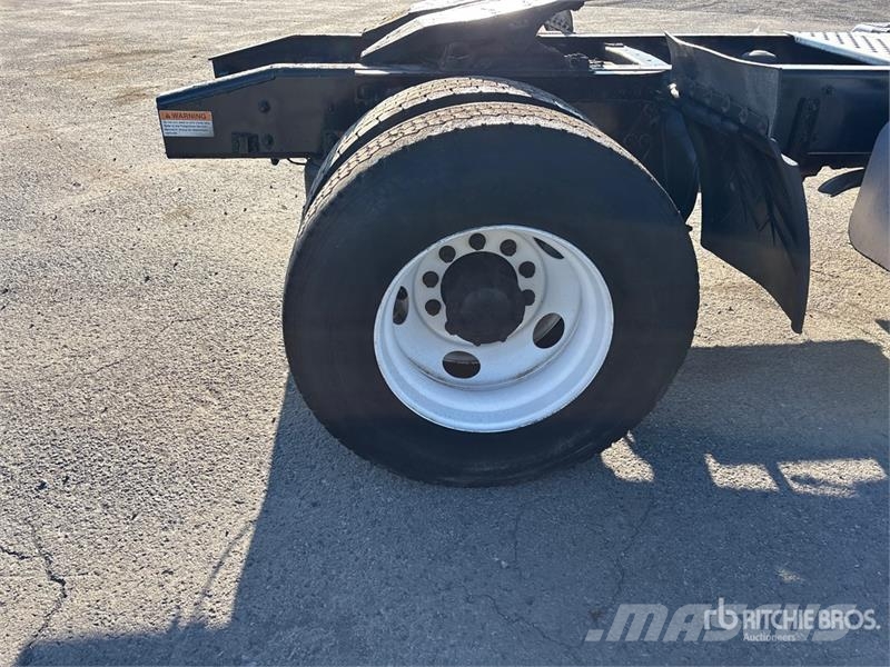 Freightliner M2 106 Sadulveokid