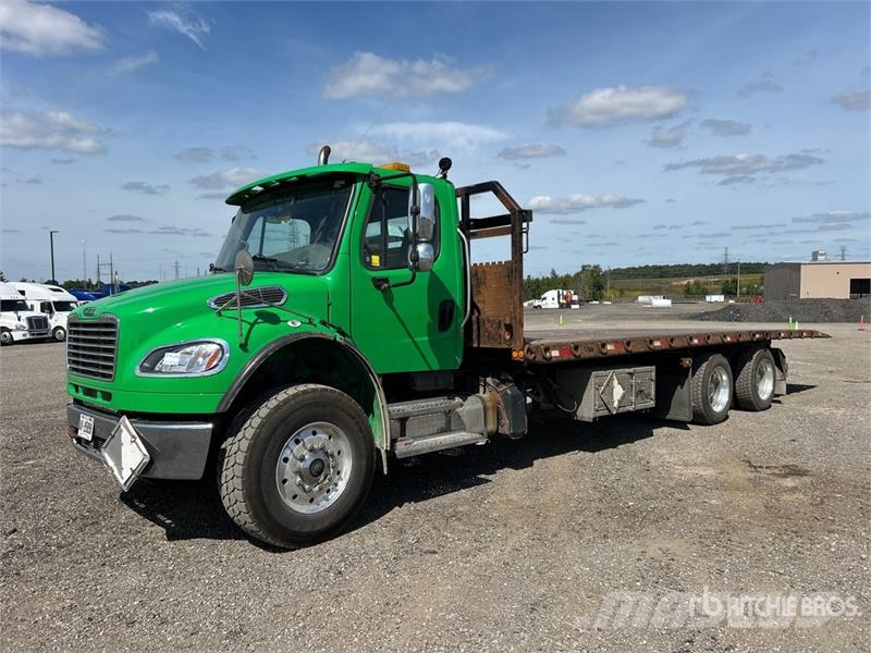 Freightliner M2 106 Hinausautot
