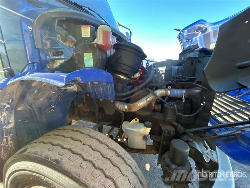 Freightliner M2 106 Kabine i unutrašnjost