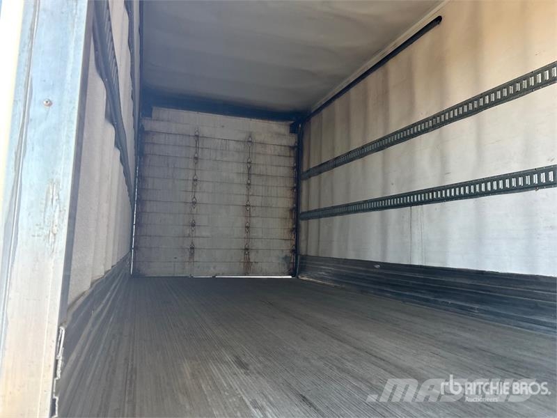 Freightliner M2 106 Temperature controlled trucks