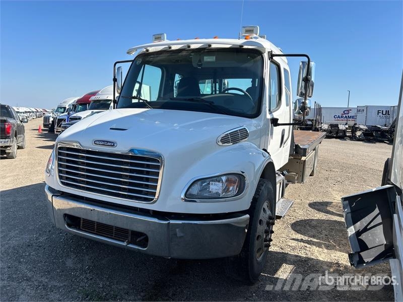 Freightliner M2 106 Recovery vehicles