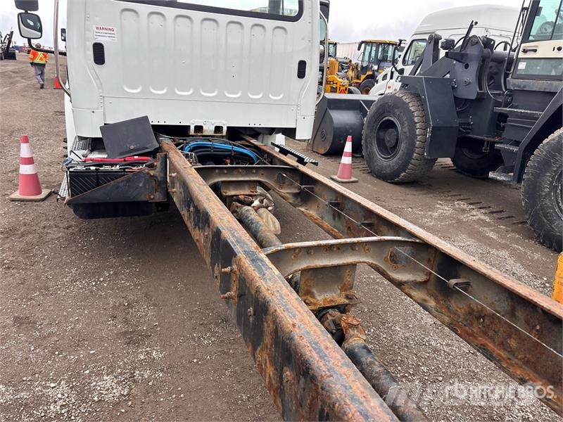 Freightliner M2 106 Cabines e interior