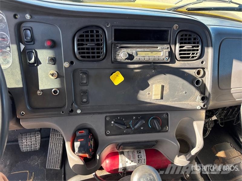 Freightliner M2 106 Pick up/Dropside