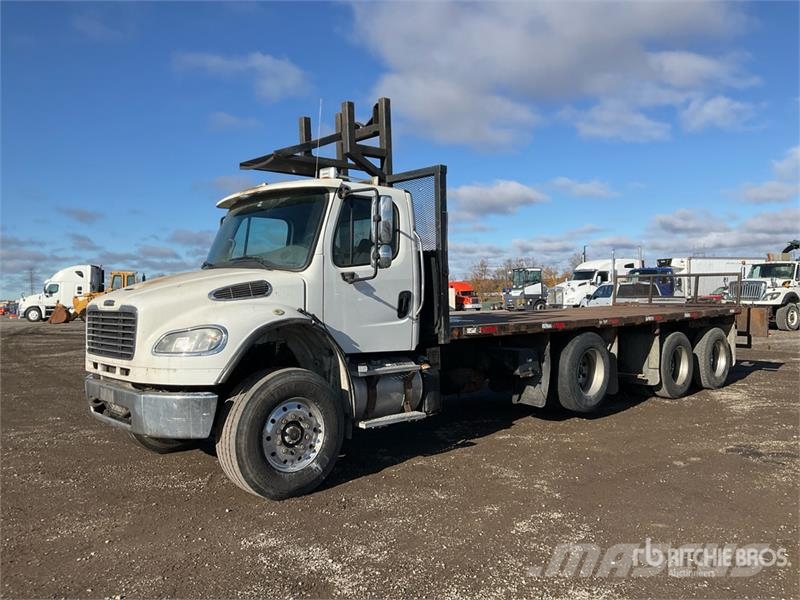 Freightliner M2 106 平板栏板货车