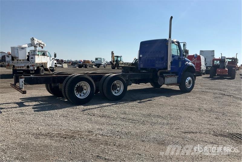 Freightliner M2 106 Kabine i unutrašnjost