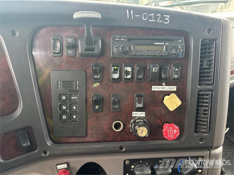 Freightliner M2 106 Camiones bañeras basculantes o volquetes