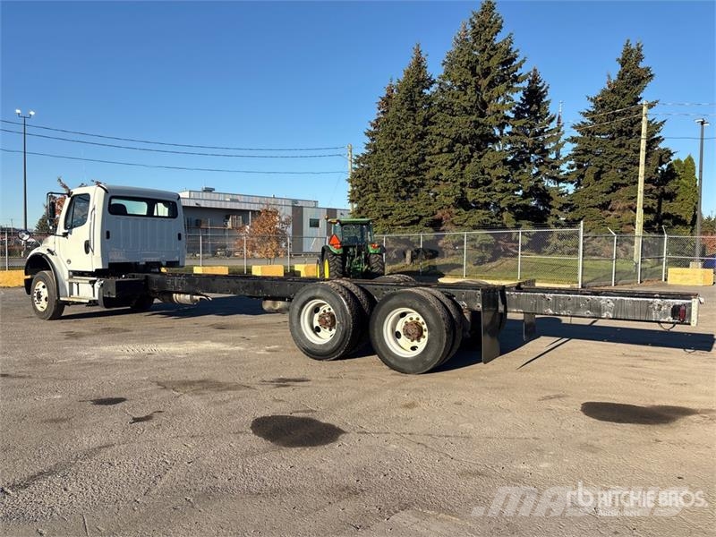 Freightliner M2 106 كابينة والداخلية