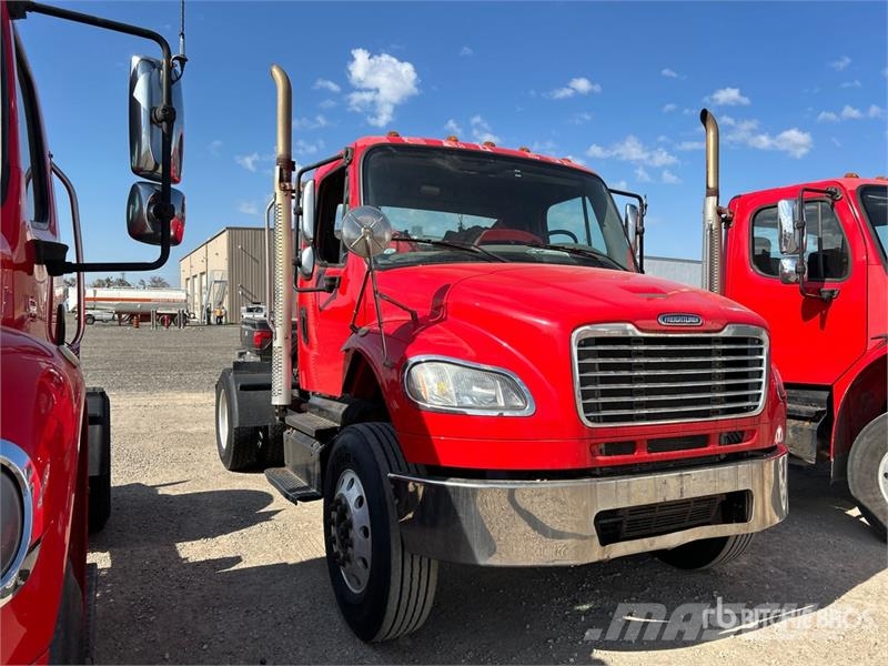 Freightliner M2 106 Ťahače