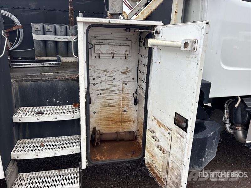Freightliner M2 106 Truck mounted aerial platforms