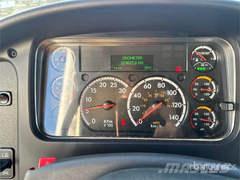 Freightliner M2 106 Isotermos y frigoríficos