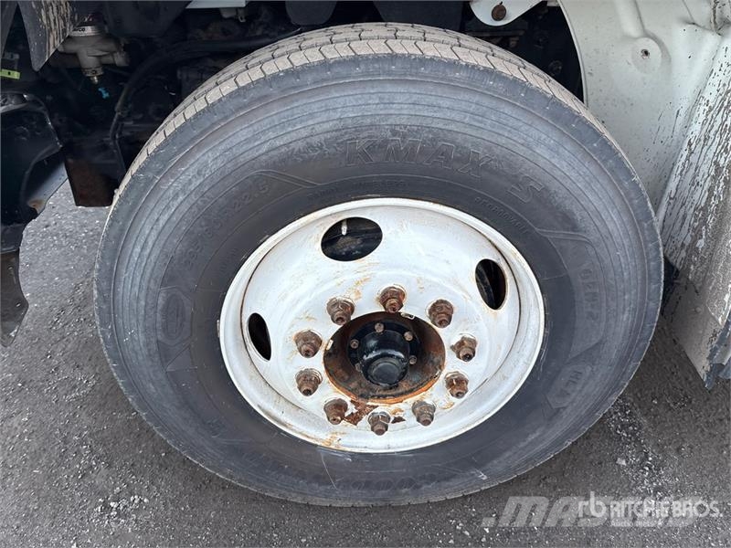 Freightliner M2 106 Kabine i unutrašnjost