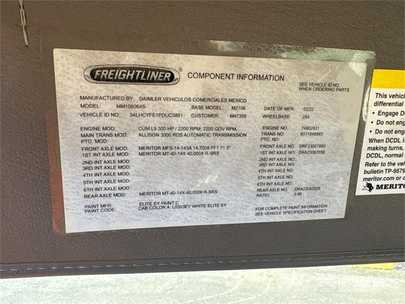 Freightliner M2 106 كابينة والداخلية