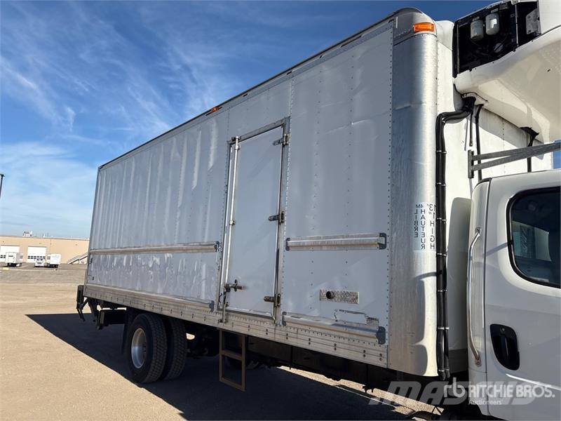 Freightliner M2 106 Temperature controlled trucks