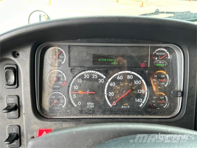 Freightliner M2 106 冷藏车