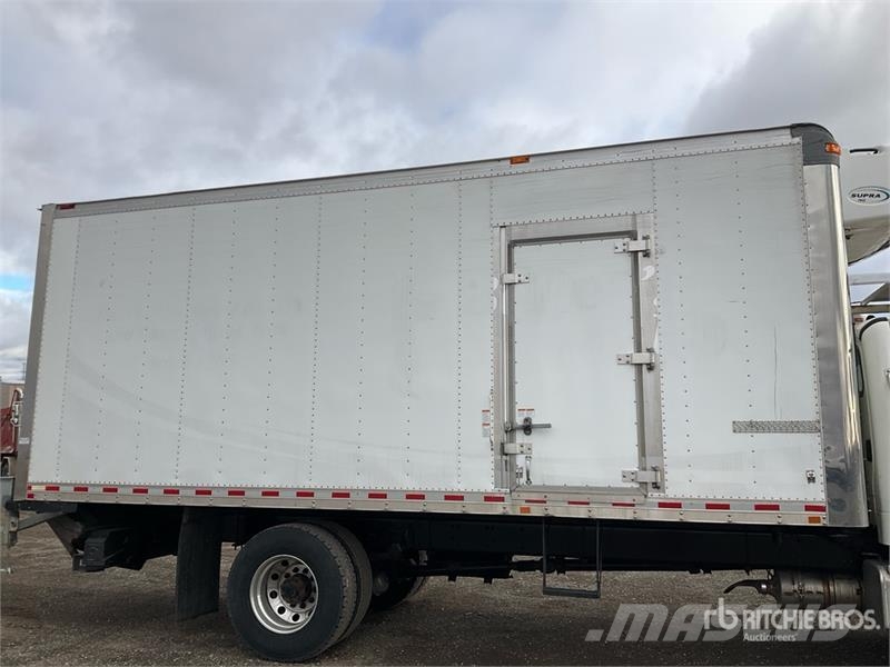 Freightliner M2 106 Грузовики-Рефрижераторы