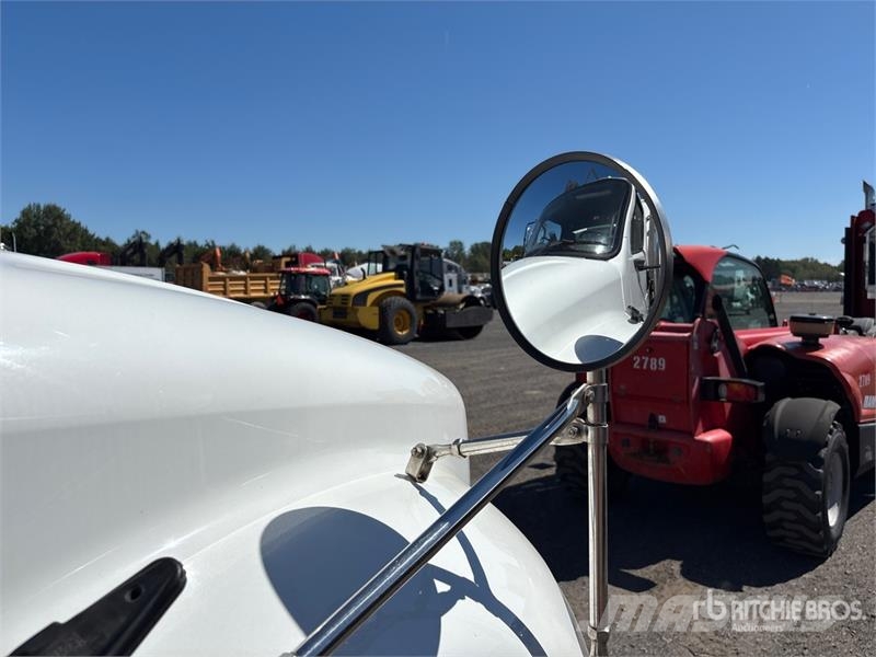 Freightliner M2 106 Прибиральні машини