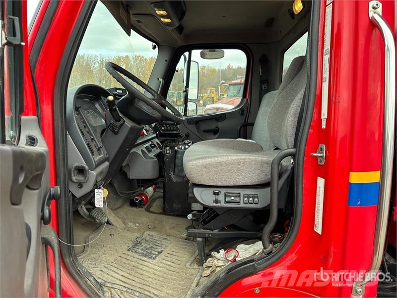 Freightliner M2 106 Municipal / general purpose vehicles