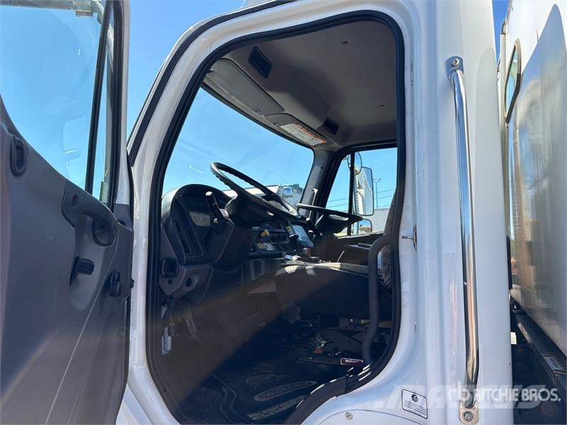 Freightliner M2 106 Прибиральні машини