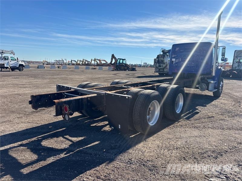 Freightliner M2 106 Kabine i unutrašnjost