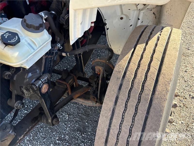 Freightliner M2 106 Temperature controlled trucks