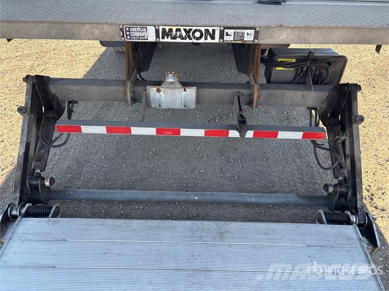 Freightliner M2 106 Temperature controlled trucks