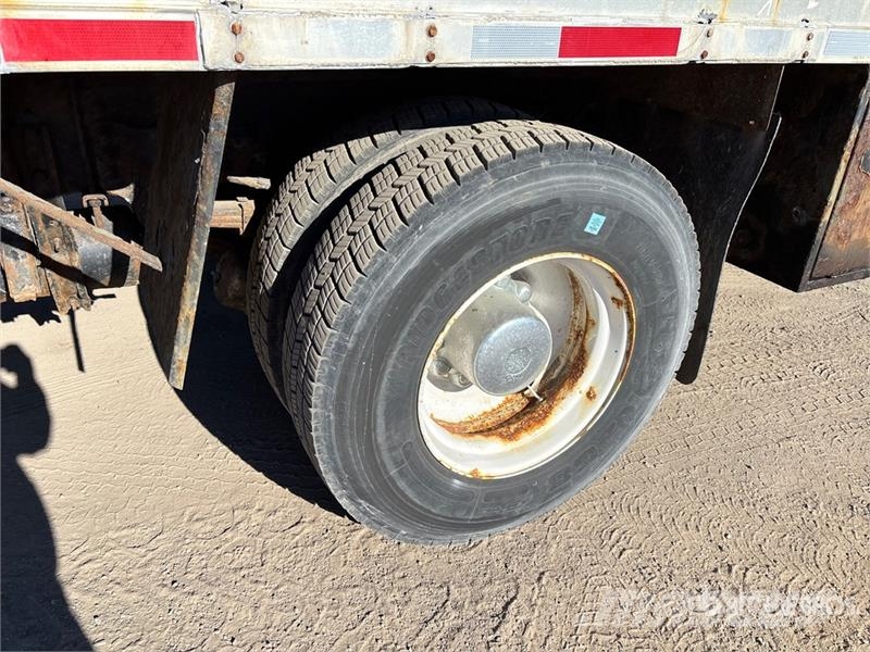 Freightliner M2 106 Pick up/Dropside