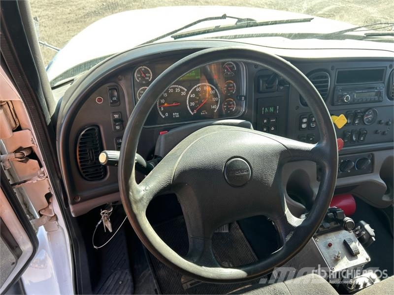 Freightliner M2 106 Φορτηγά Ανατροπή