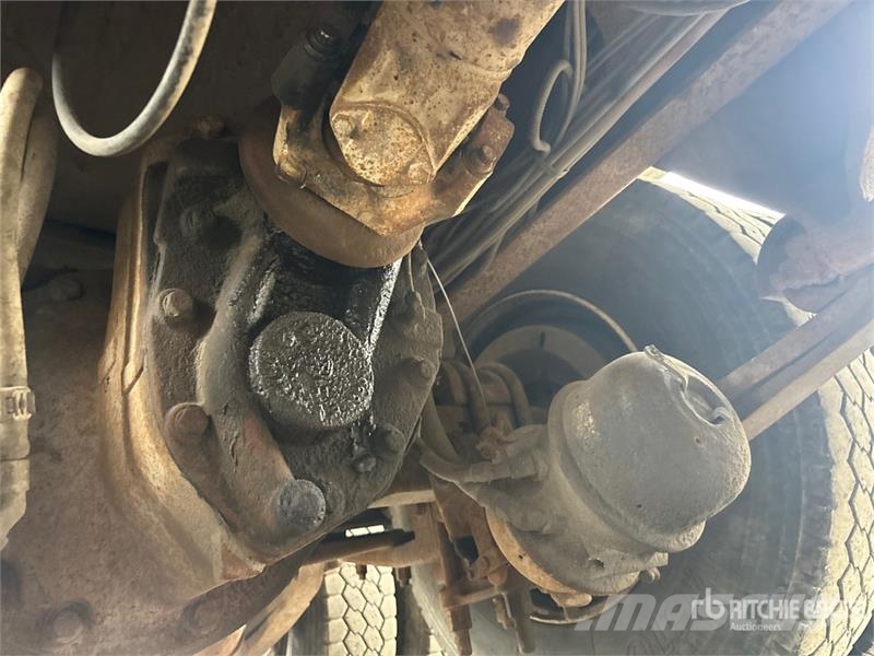 Freightliner M2 106 Camiones bañeras basculantes o volquetes