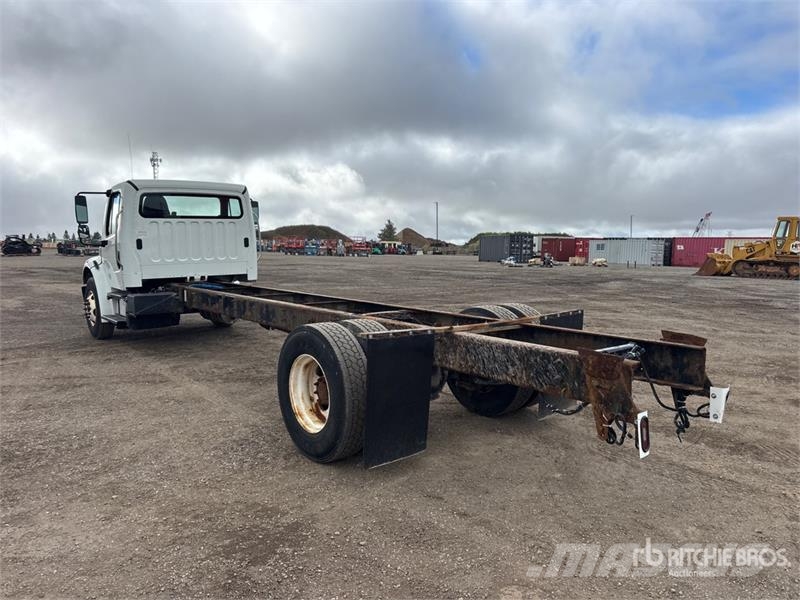 Freightliner M2 106 Cabines e interior