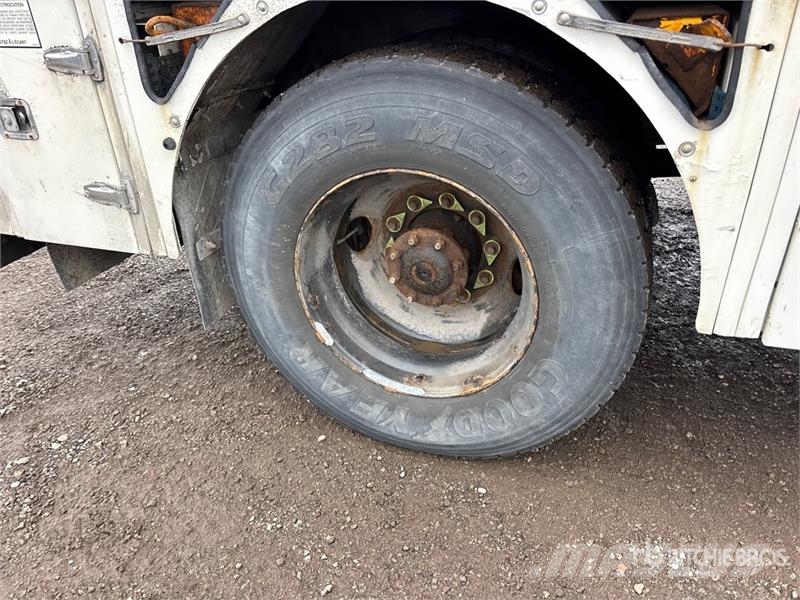 Freightliner M2 106 Truck mounted aerial platforms