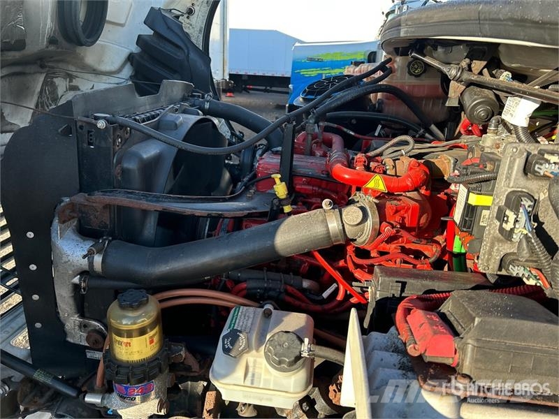Freightliner M2 106 冷凍冷蔵車