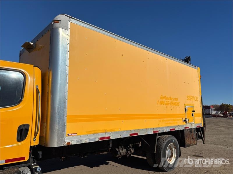 Freightliner M2 106 Pick up/Dropside