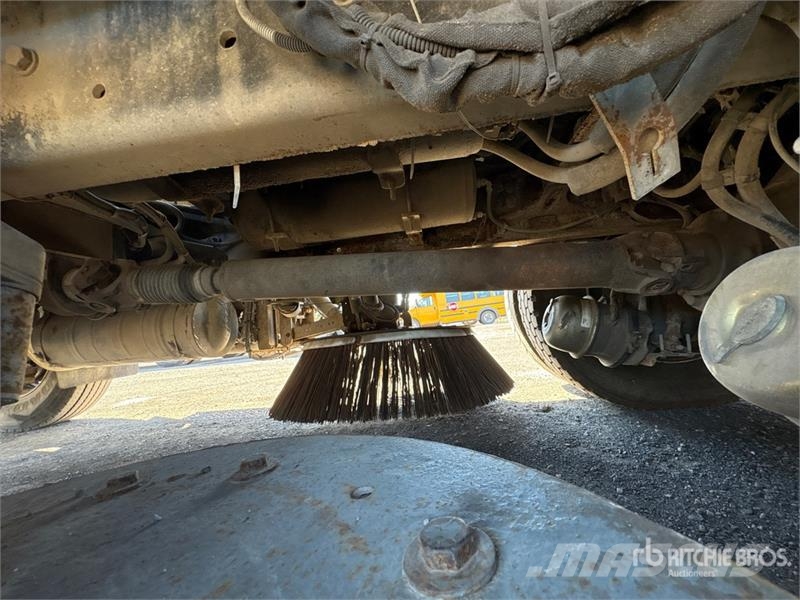 Freightliner M2 106 Прибиральні машини