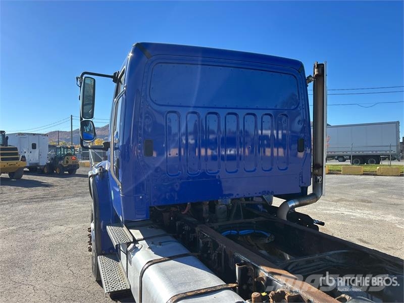 Freightliner M2 106 Kabine i unutrašnjost
