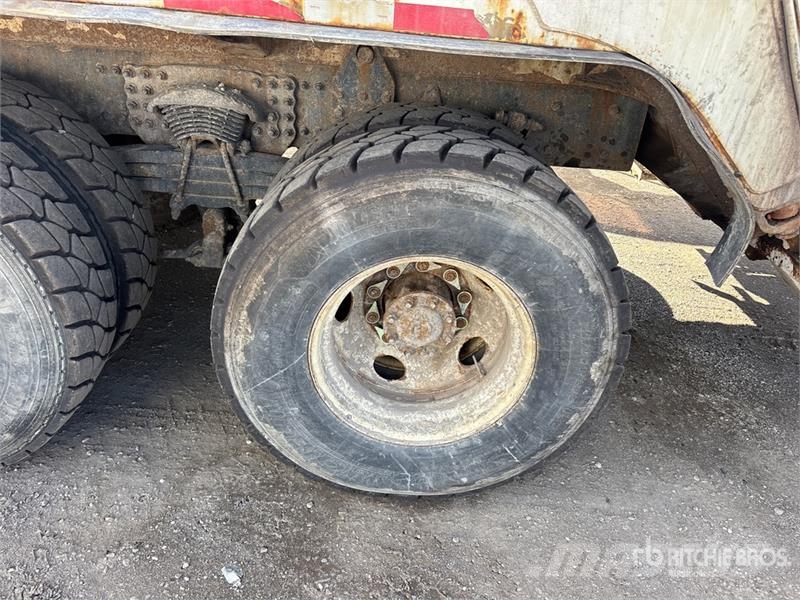 Freightliner M2 106 Camion dei rifiuti